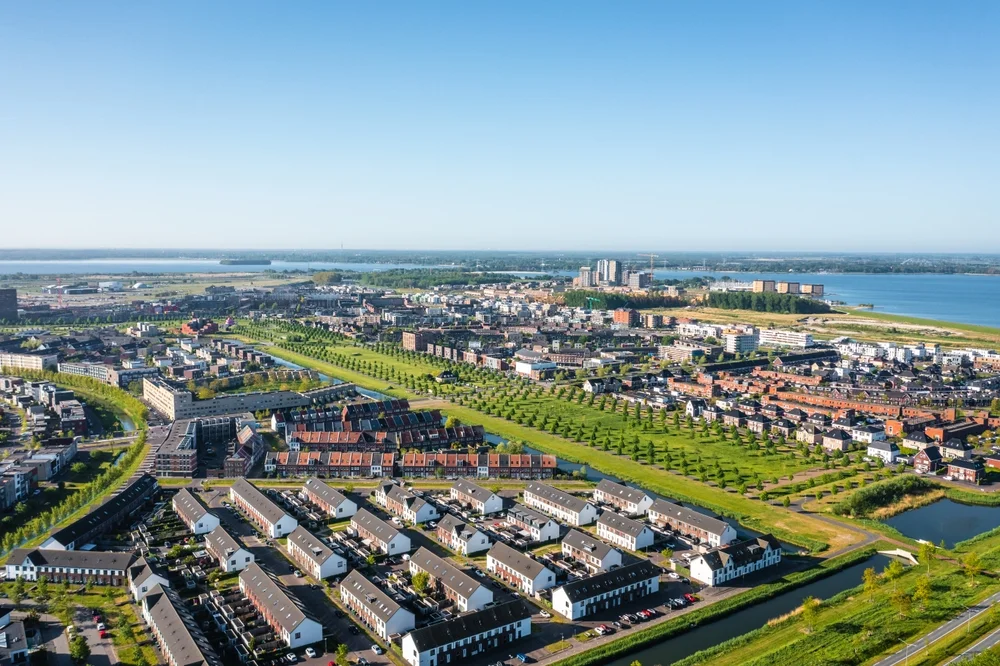 Dit is een foto van het werkgebied in Almelo waar Renovlies Behang Almelo werkzaam is.